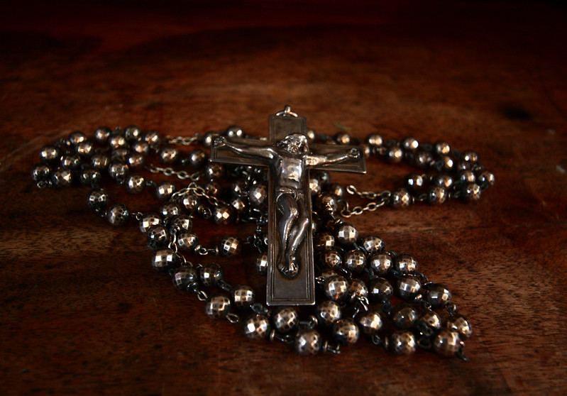 En Octubre, que no pase un día sin rezar el santo Rosario