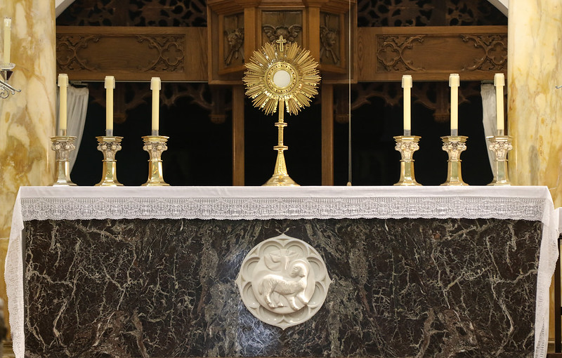 Para Fulton Sheen la «Hora Santa» es la hora que da sentido a su día
