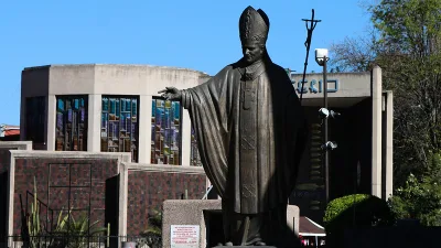 Juan Pablo II: «El Santo Rosario es esa escala para subir al cielo»