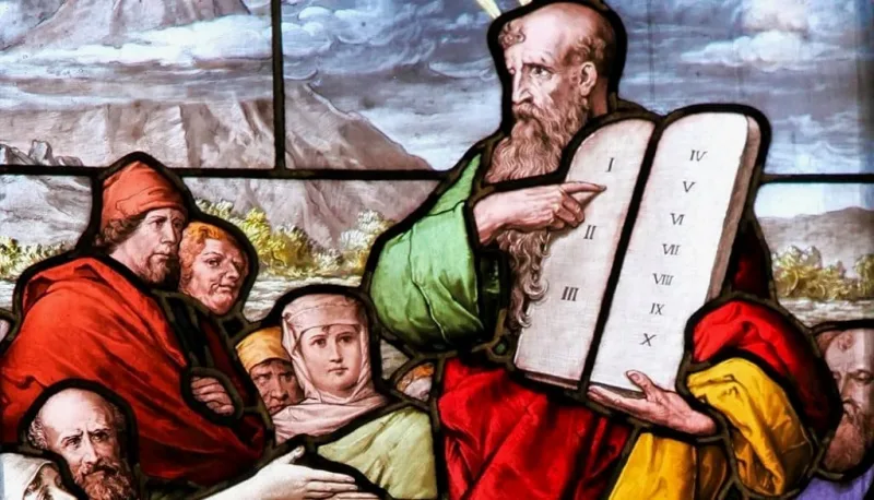 El decálogo y la vida terrena