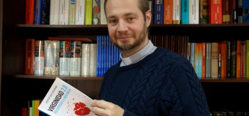 Autor del libro Virginidad 2.0 explica: «Dios puede devolverte un corazón íntegro»