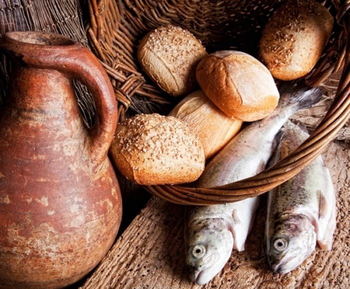 La multiplicación de los panes y peces:  ¿Un verdadero milagro o un pic-nic fraterno?