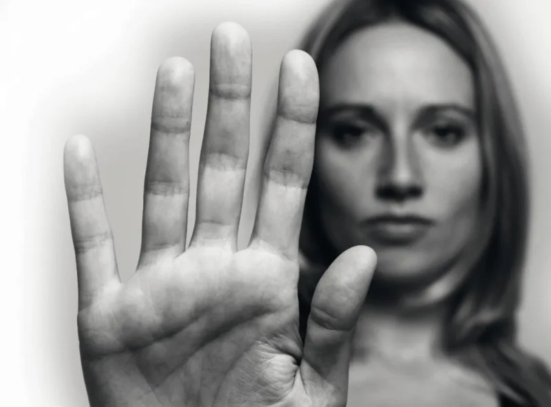 Mujeres jóvenes están renunciando a sus hijos: eligen ser esposas infructuosas, madres infieles