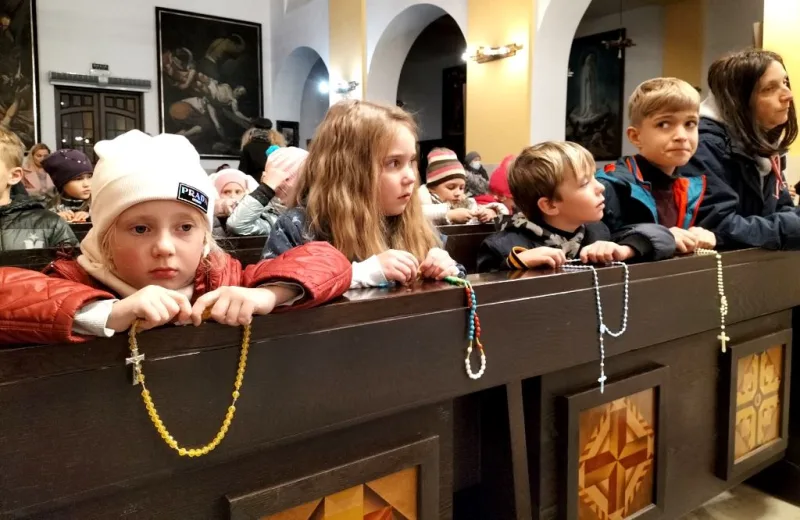 Cómo los niños pueden meditar y contemplar los misterios del Santo Rosario