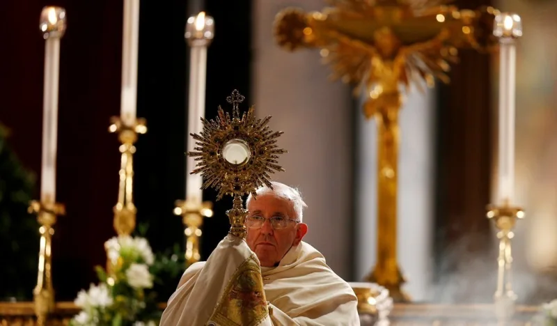 La Eucaristía, salud de la Iglesia y del mundo