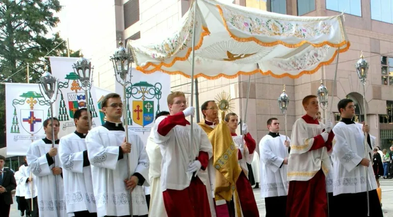 Corpus Christi: Solemnidad del Santísimo Cuerpo y Sangre de Cristo