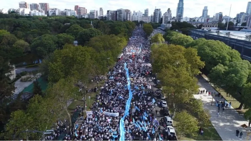 Argentina: Millones marchan en contra del aborto