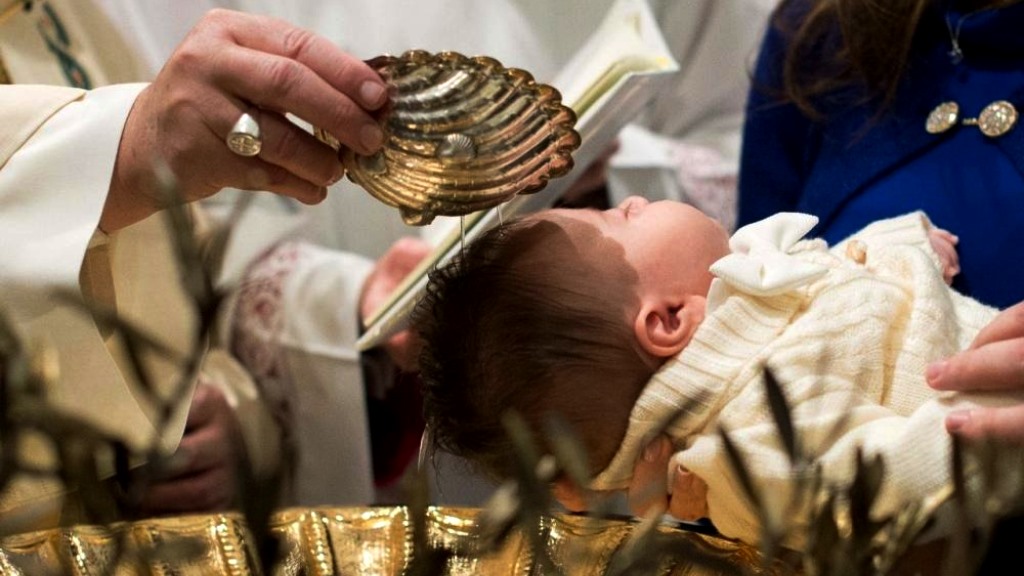 ¿Por qué consagrar a los niños a la Virgen María durante el Bautismo?