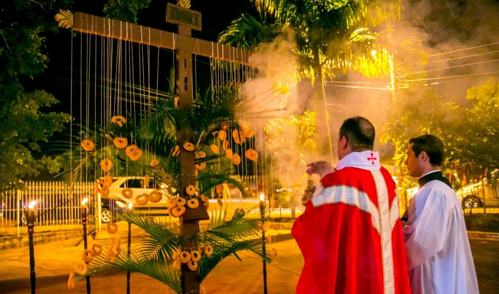 En Paraguay, la Fiesta de la Cruz