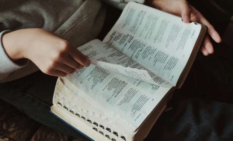 ¿Qué significa leer la Sagrada Escritura