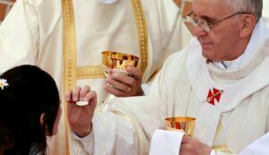 Recibir la Sagrada Comunión: 2 requisitos básicos que los católicos deben cumplir