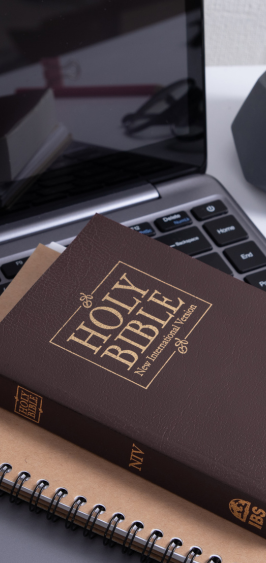 bibilia y pc - Club de Lectura de la Biblia